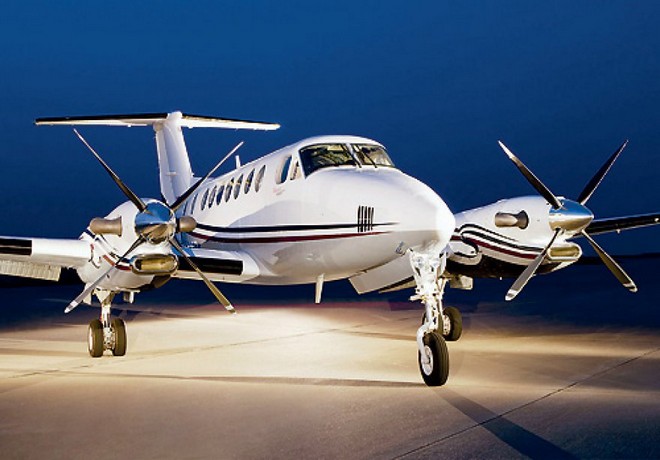 charter flight KING AIR B 200